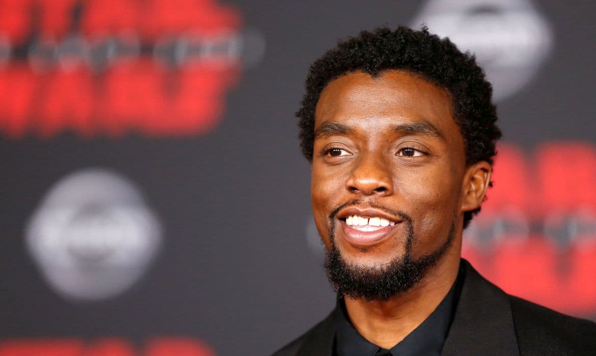 Chadwick Boseman, astro de “Pantera Negra”, morre aos 43 anos