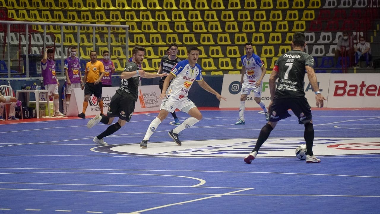 LIGA: Tubarão Futsal estreia com empate em Umuarama (PR)