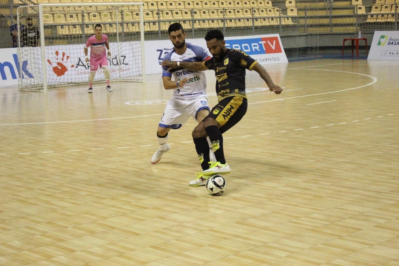 LIGA: Jaraguá e Tubarão empatam no clássico catarinense