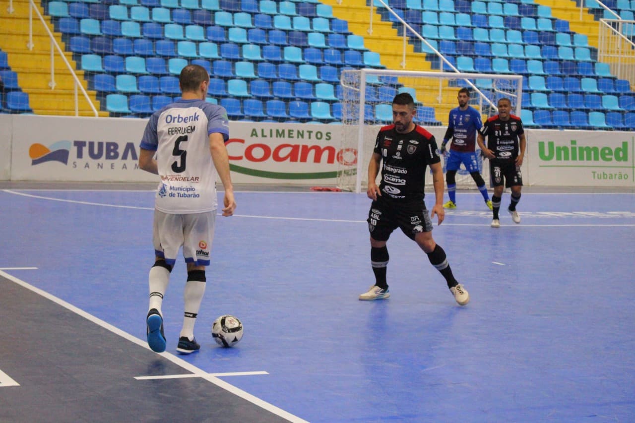 Jogo entre Tubarão Futsal e Campo Mourão tem inversão de mando