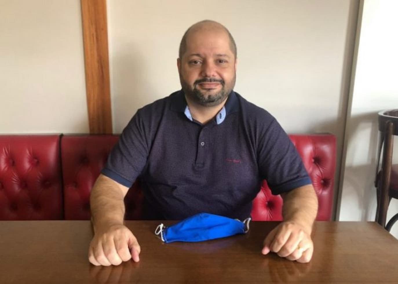 Mais um no círculo do governo