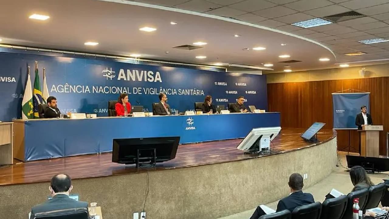 Por unanimidade, Anvisa aprova uso emergencial de vacinas contra COVID-19