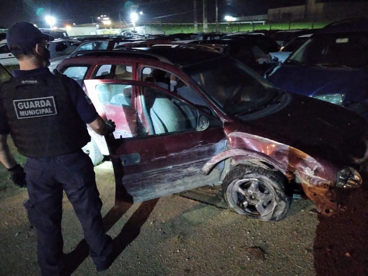 Motorista embriagado e com documentação irregular é detido pela GMT