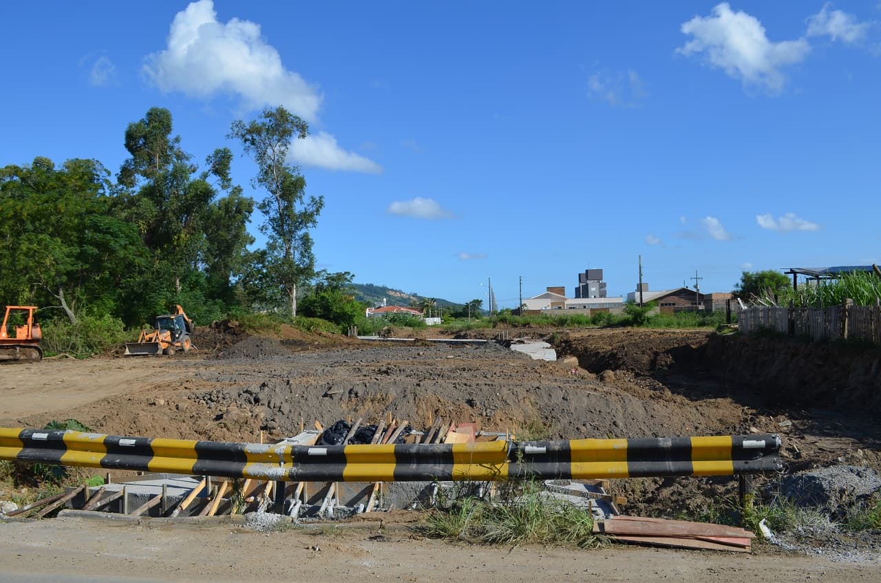Canalização de vala é finalizada e prefeitura prepara prolongamento da Rua dos Ferroviários