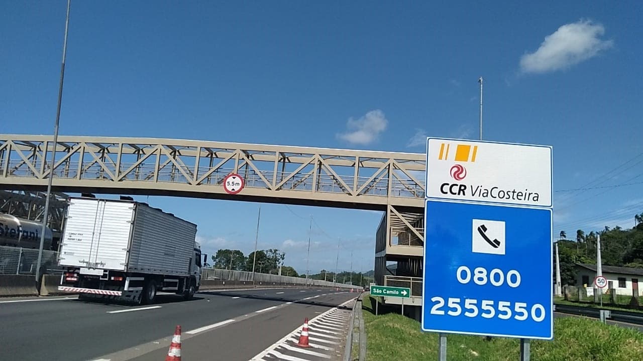 Equipes do Serviço de Atendimento ao Usuário da CCR ViaCosteira auxiliam 119 pessoas só no primeiro dia