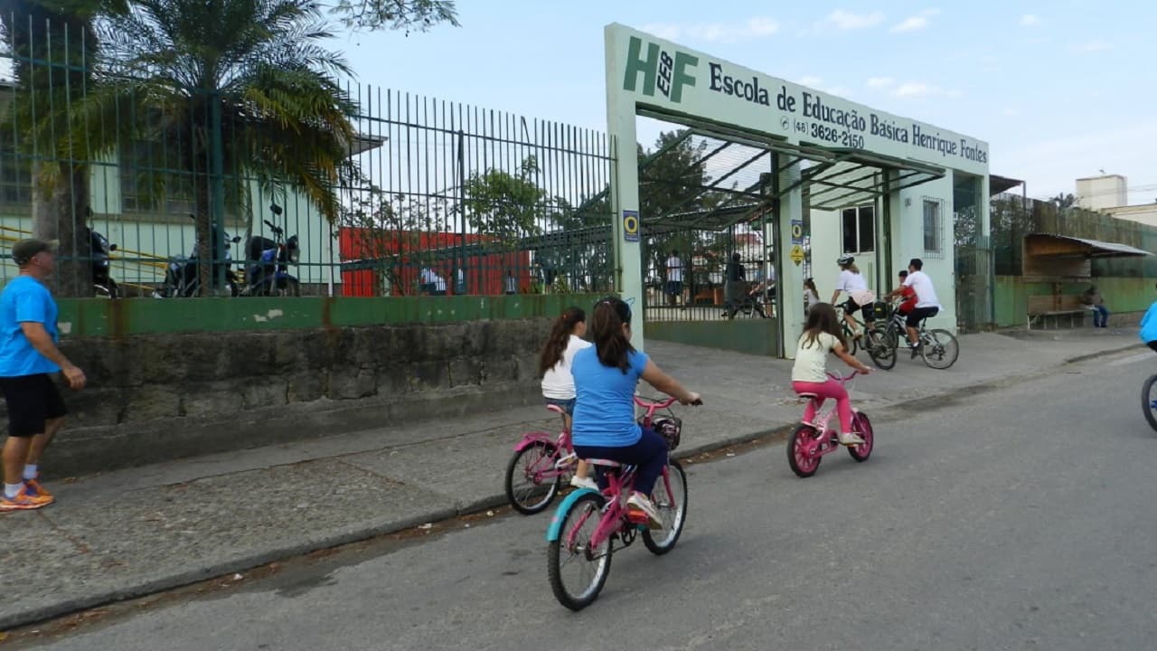 Alunos do 1º ao 4º anos continuarão estudando no Henrique Fontes