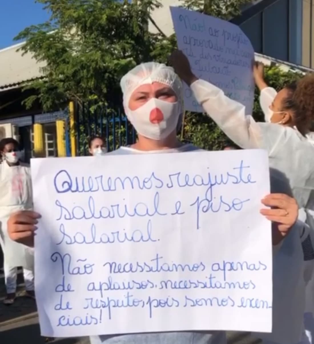 Servidores realizam manifestação em Tubarão; Prefeito diz que não foi procurado por profissionais