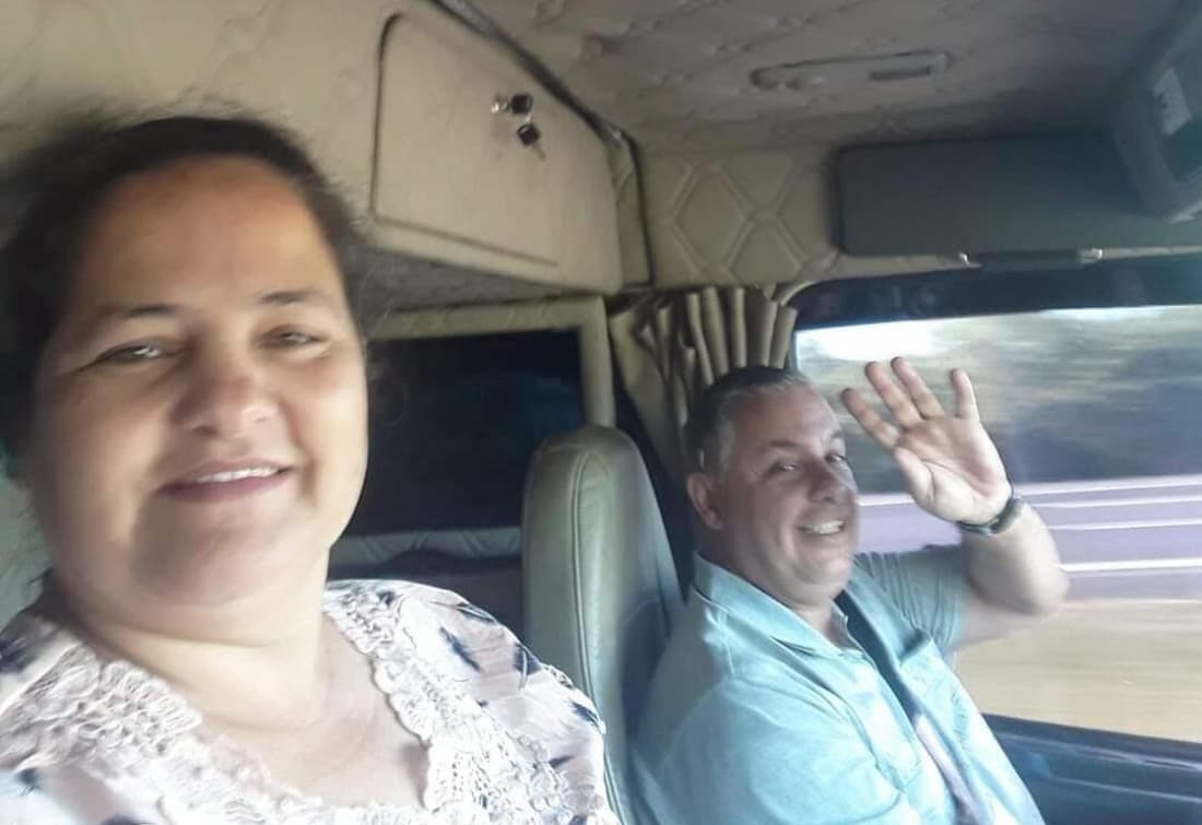 Grave acidente mata casal de Laguna