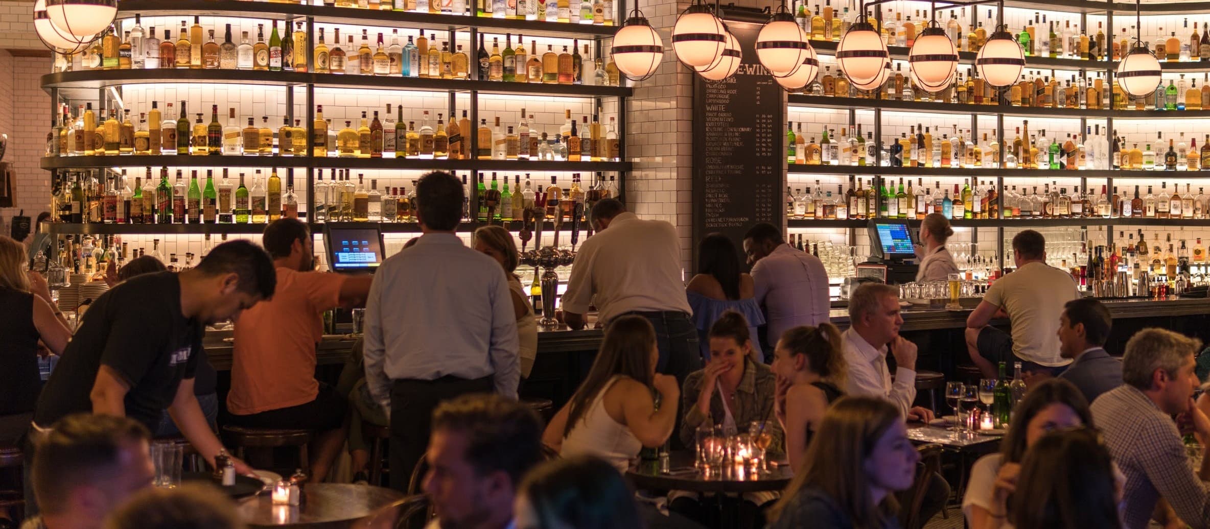 PM fecha pub de Imbituba por aglomeração