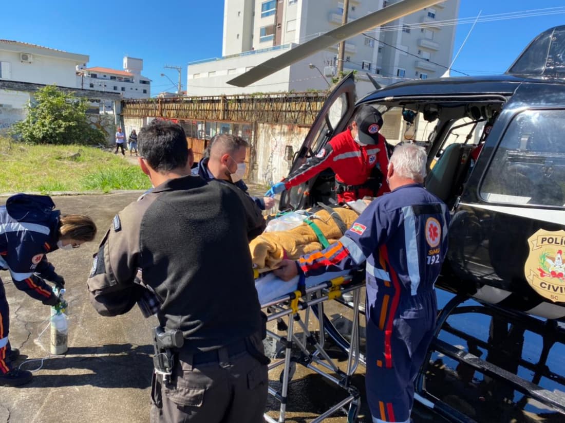 Saer leva criança atropelada por trator para o hospital