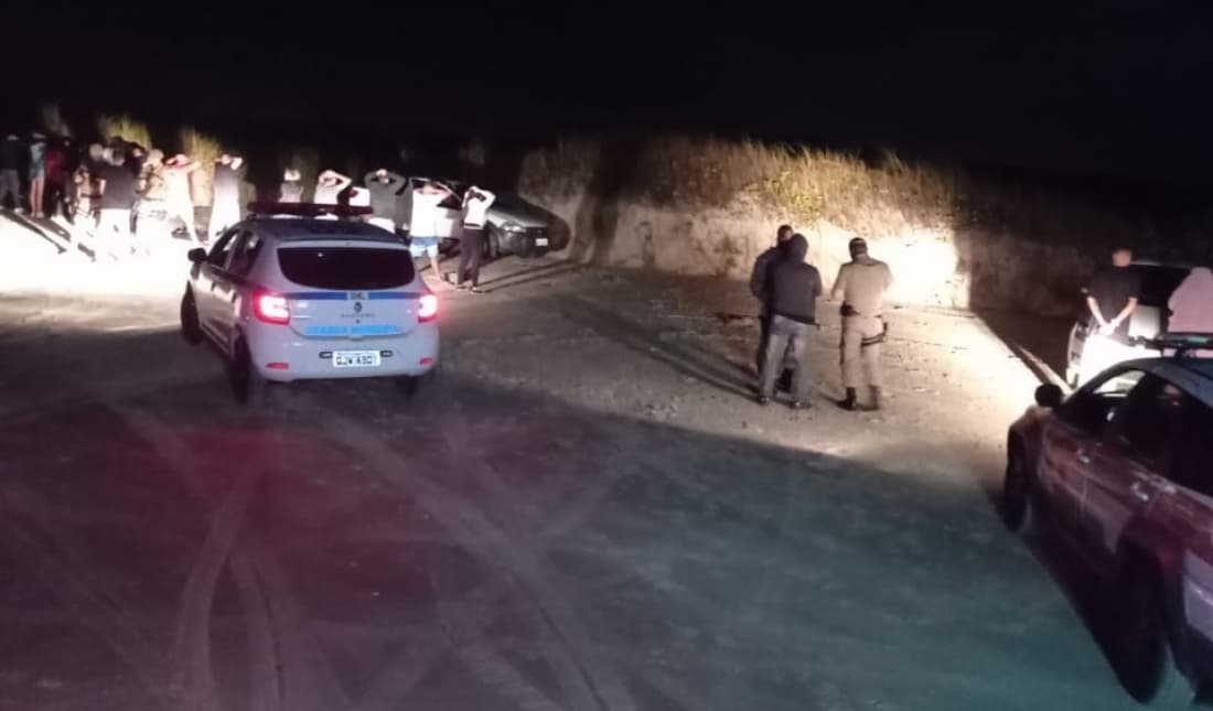 Três festas são encerradas em praia de Laguna