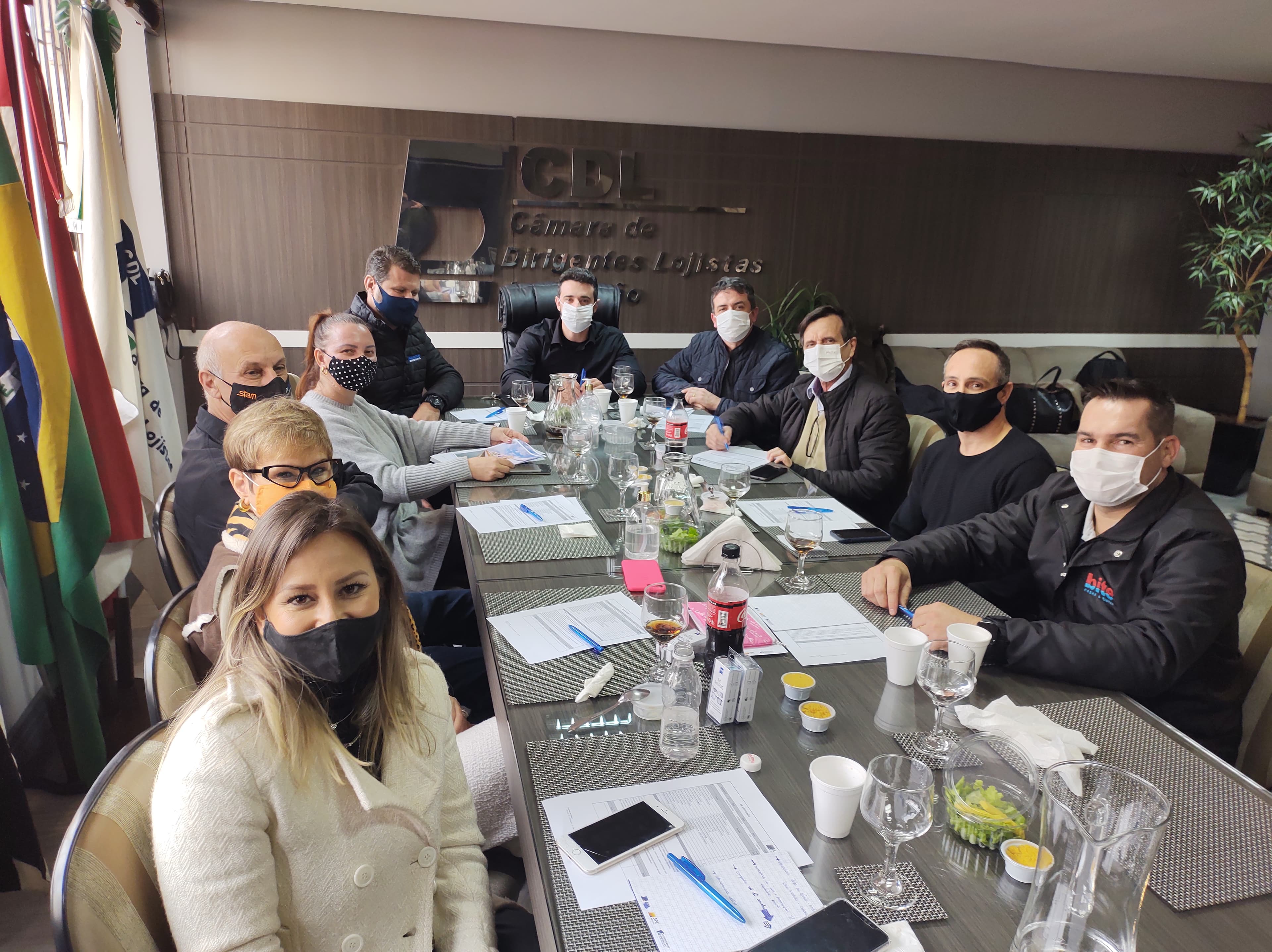 Estacionamento rotativo é tema de destaque no “Almoço de Ideias com os Vereadores”