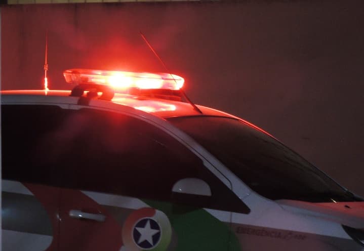 Homem não identificado morre após ser esfaqueado e espancado