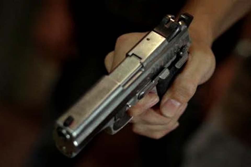 Comerciante consegue fugir de assaltantes armados