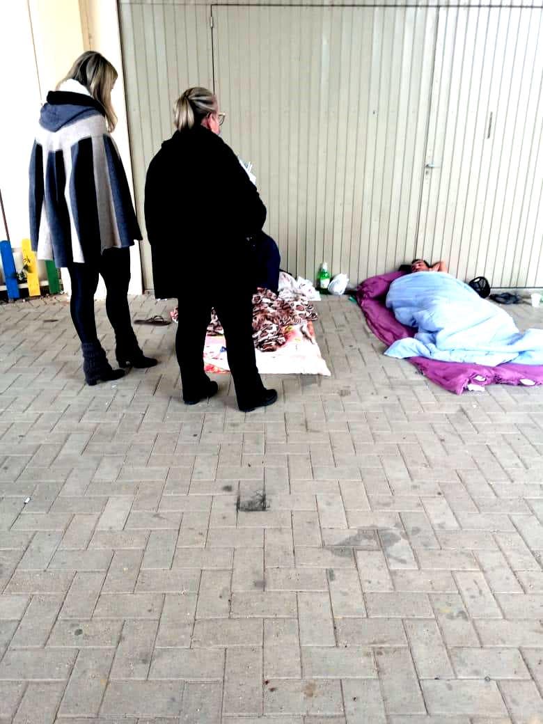 Pessoas em situação de rua são encaminhadas a abrigo