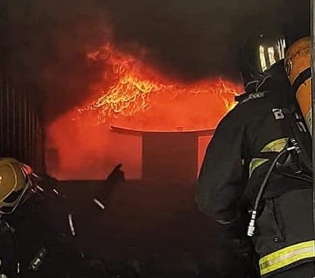 Quarto de pousada em Laguna é destruído por incêndio