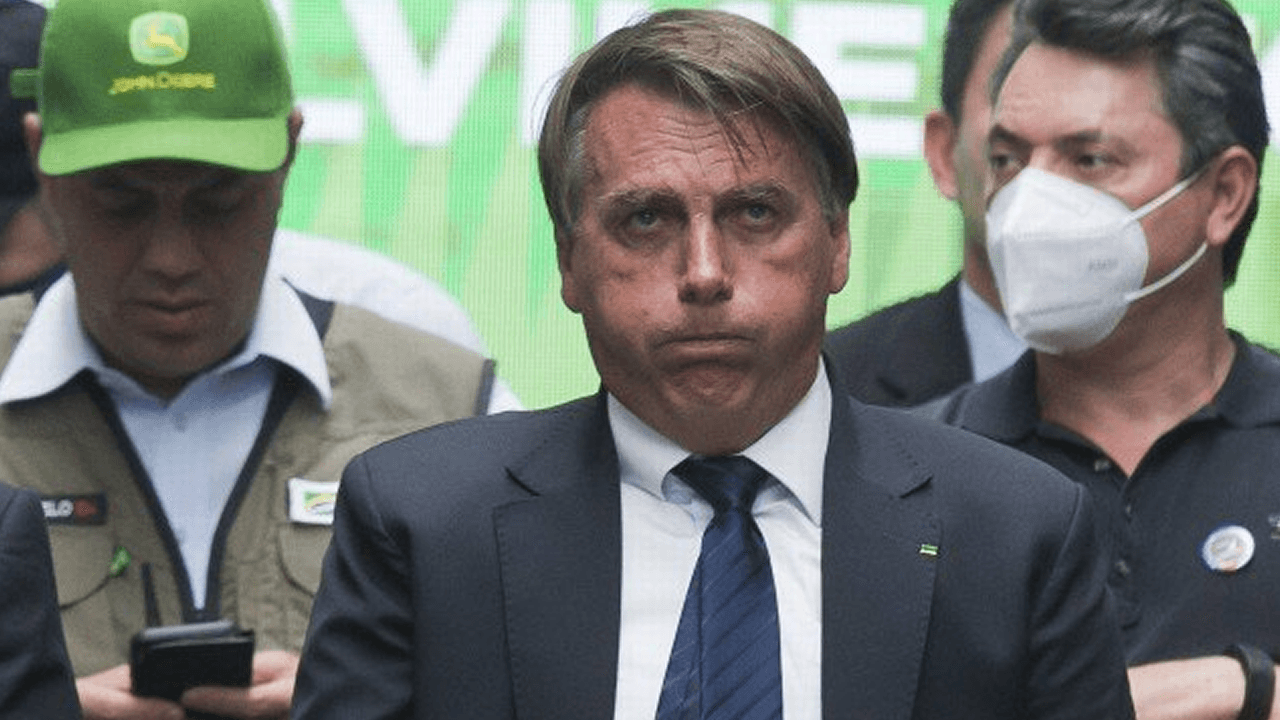 Bolsonaro reclama de soluços que persistem há dias; entenda possíveis causas