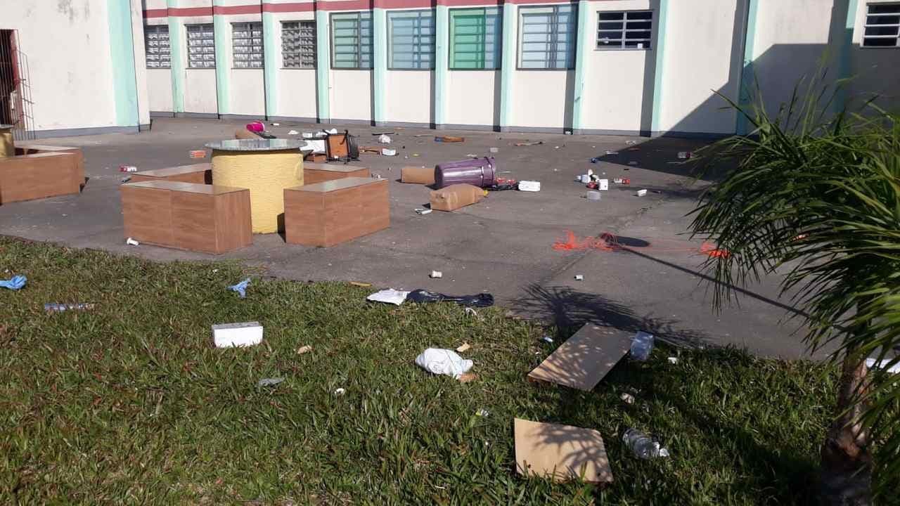 Escola estadual é alvo de vandalismo