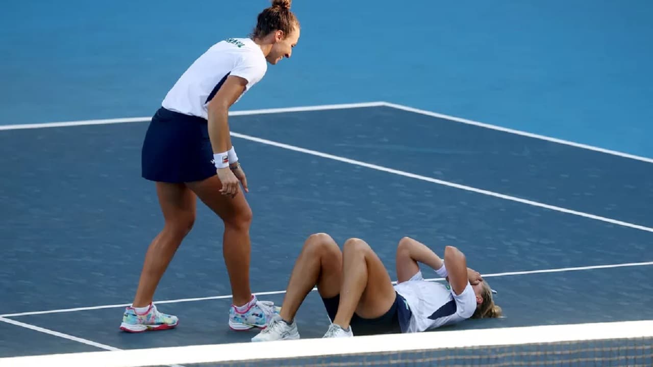🥉 OLIMPÍADA: Laura e Luisa viram sobre russas e faturam primeira medalha do tênis brasileiro