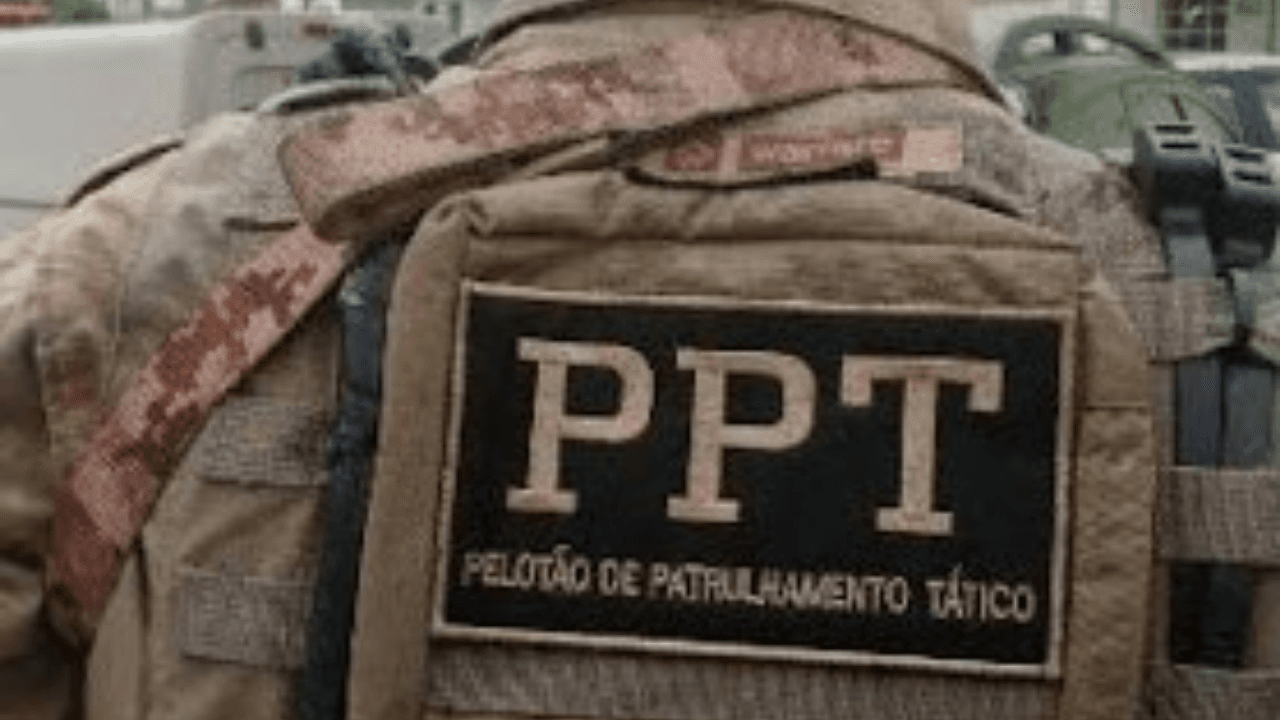 Adolescente é flagrado servindo usuários de drogas durante a madrugada