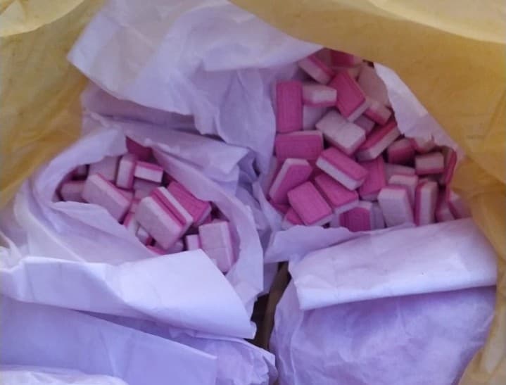 Cerca de 600 comprimidos de ecstasy são apreendidos em Tubarão