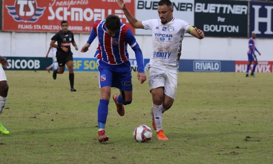 CATARINENSE SÉRIE B: Tubarão vence segunda seguida e respira no tabela