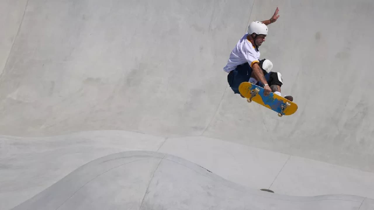 🥈 OLIMPÍADA: Catarinense Pedro Barros leva a prata no skate park
