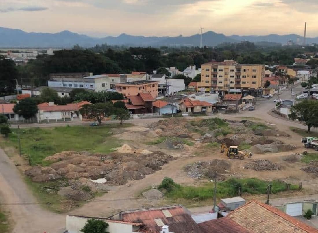 Inquérito investiga negociação da área onde ficava ginásio demolido em Tubarão