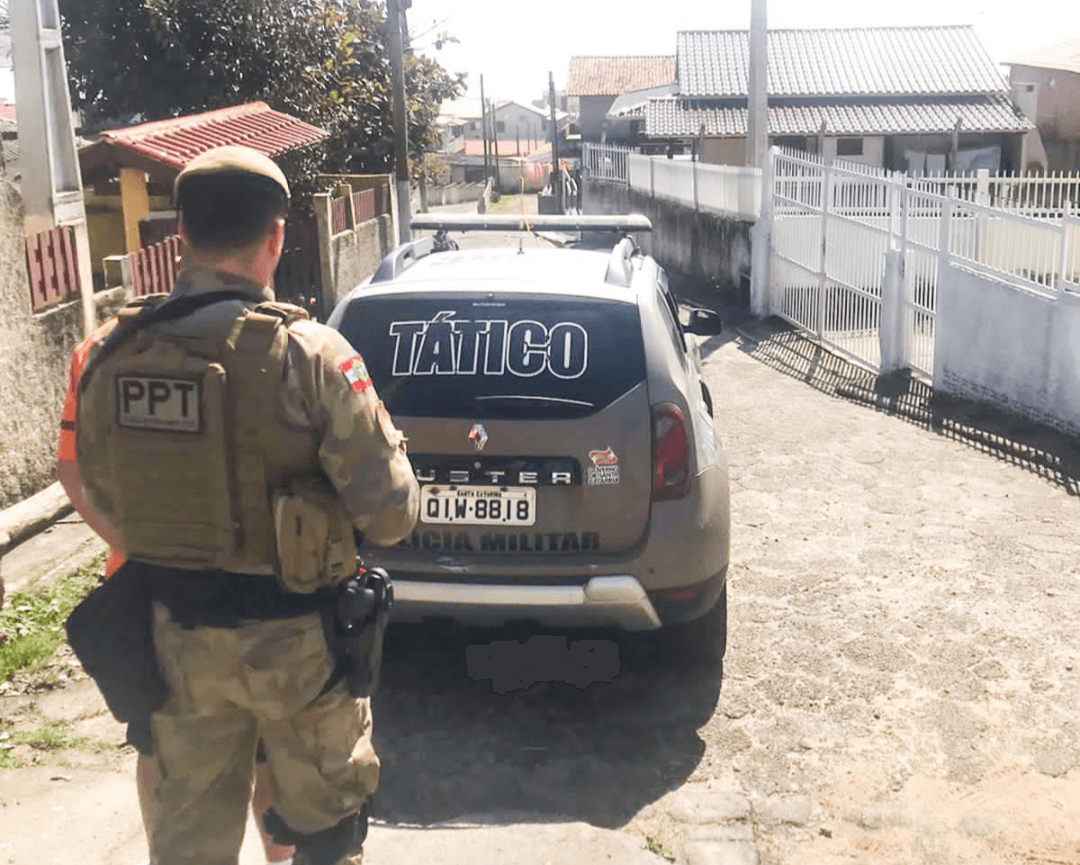 Acusado de tráfico com 32 boletins de ocorrência é preso no Farol de Santa Marta