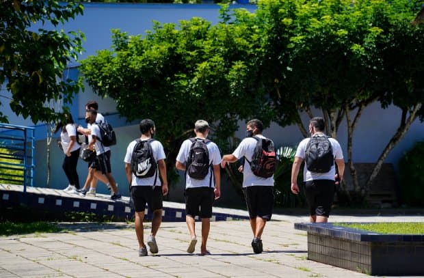 Programa Bolsa Estudante será criado para combater a evasão escolar