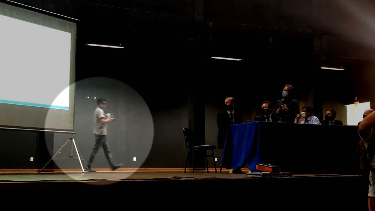 PRIMEIRA MÃO - Um fotógrafo pra 100 assessores