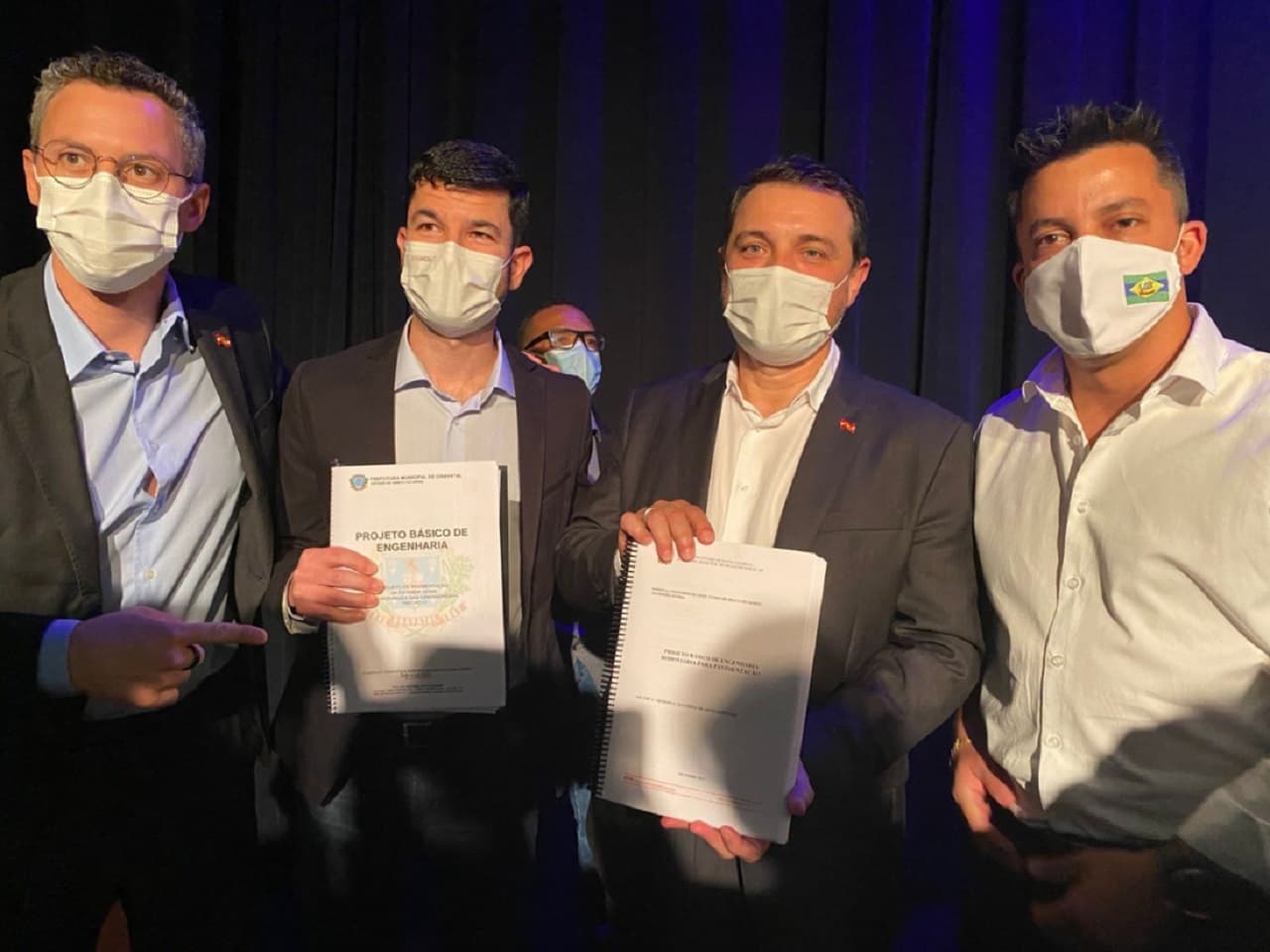 Braço do Norte: projeto de anel aviário é entregue ao governador