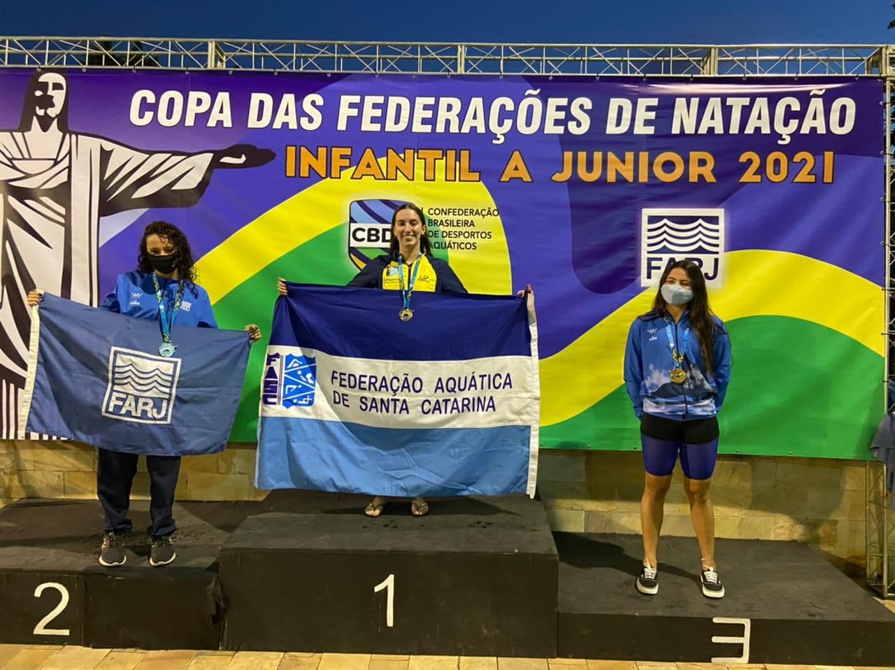 Atletas de Tubarão se destacam em competição de natação