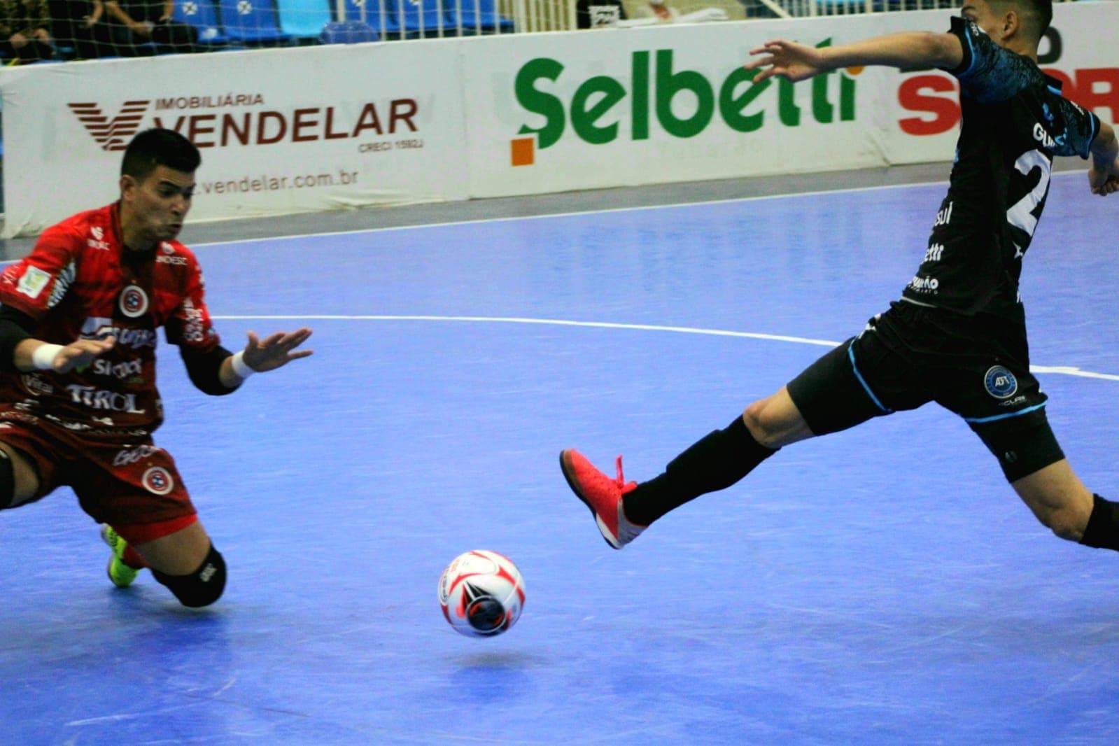 ESTADUAL: De virada, Tubarão Futsal vence na Arena