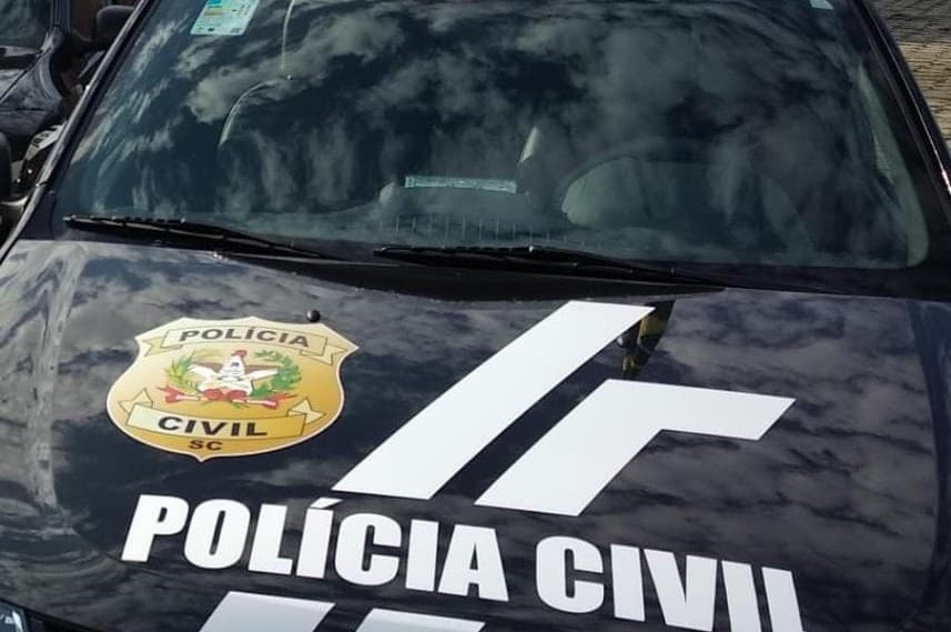 Acusado de tentativa de homicídio e de roubar carro com criança dentro é preso