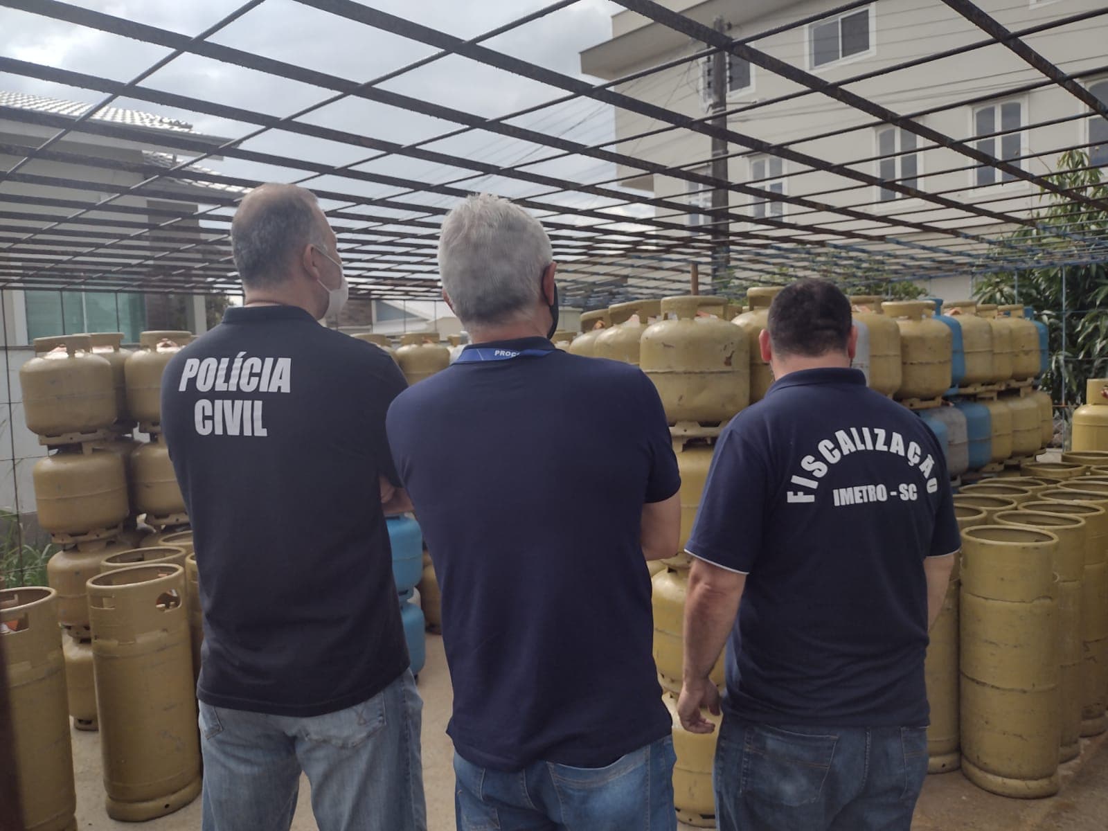 Revendedores de gás de cozinha são fiscalizados em Tubarão