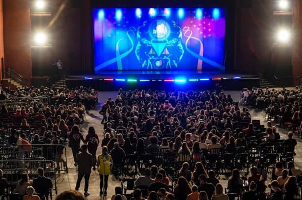 Eventos de grande porte podem voltar a receber menores de 18 anos