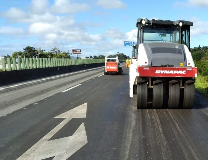 Pavimento da BR-101 é restaurado pela concessionária
