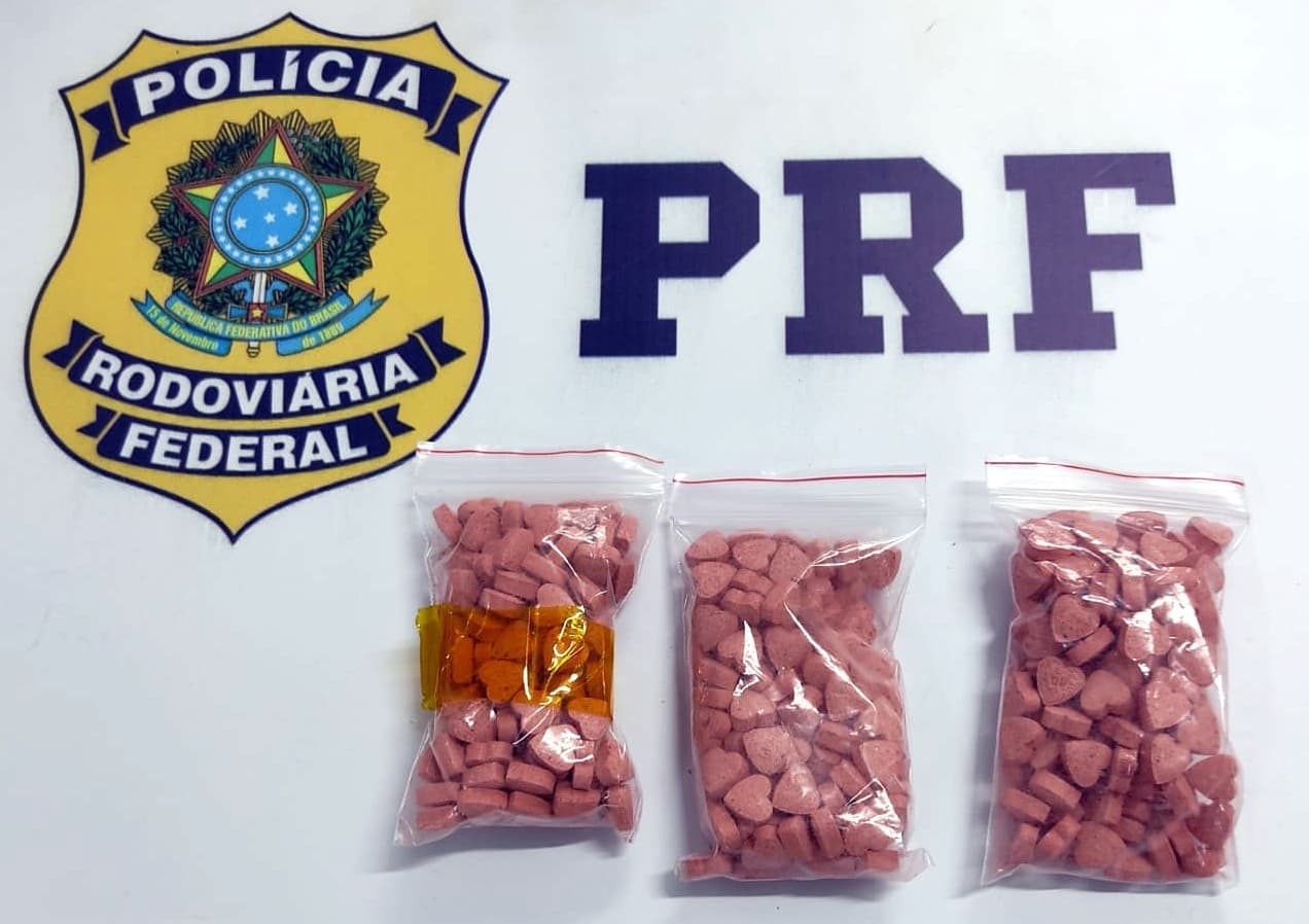 300 comprimidos de ecstasy são apreendidos com adolescente