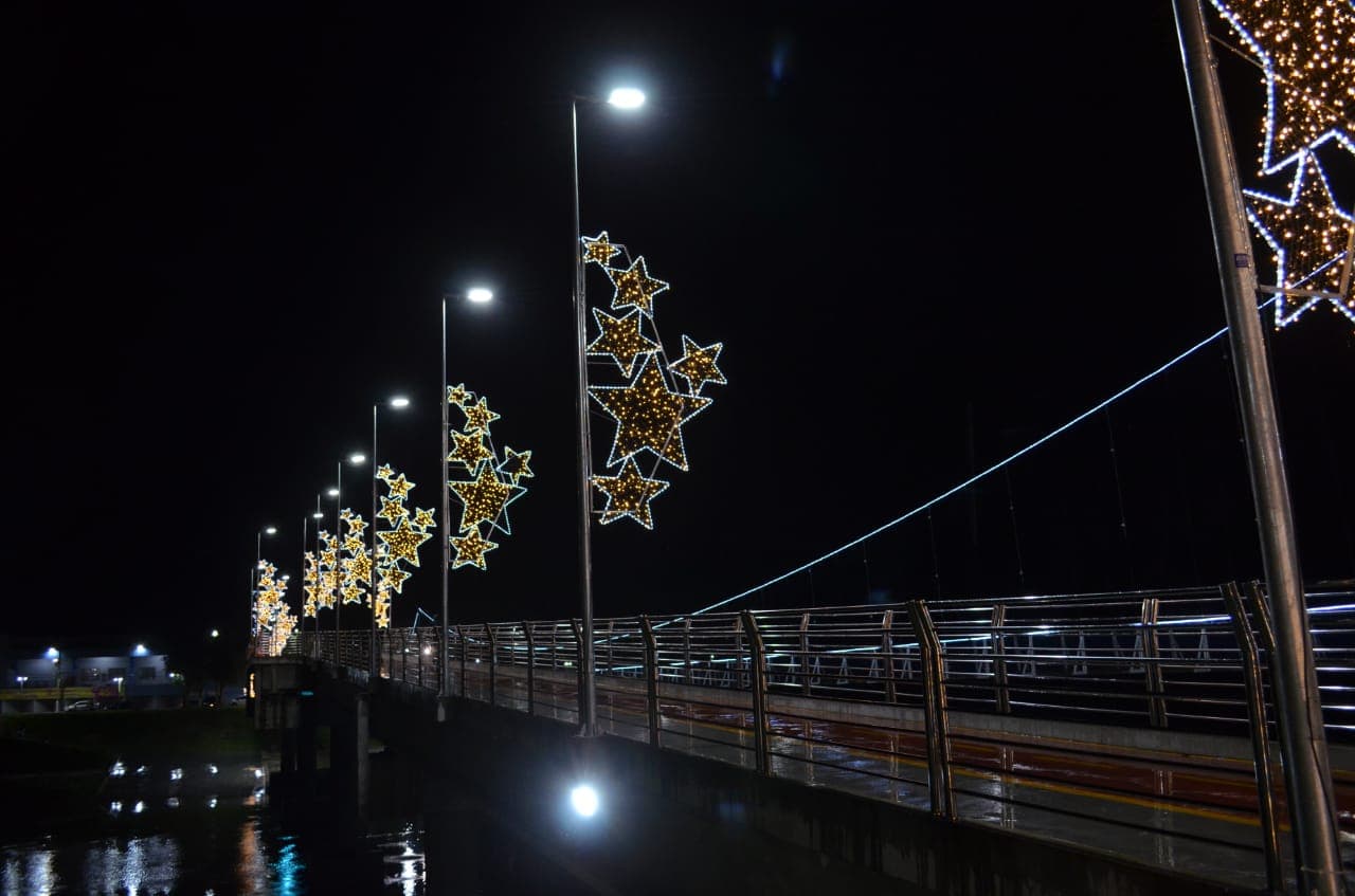 Iluminação de Natal de Tubarão deve estar acesa até sábado (12)
