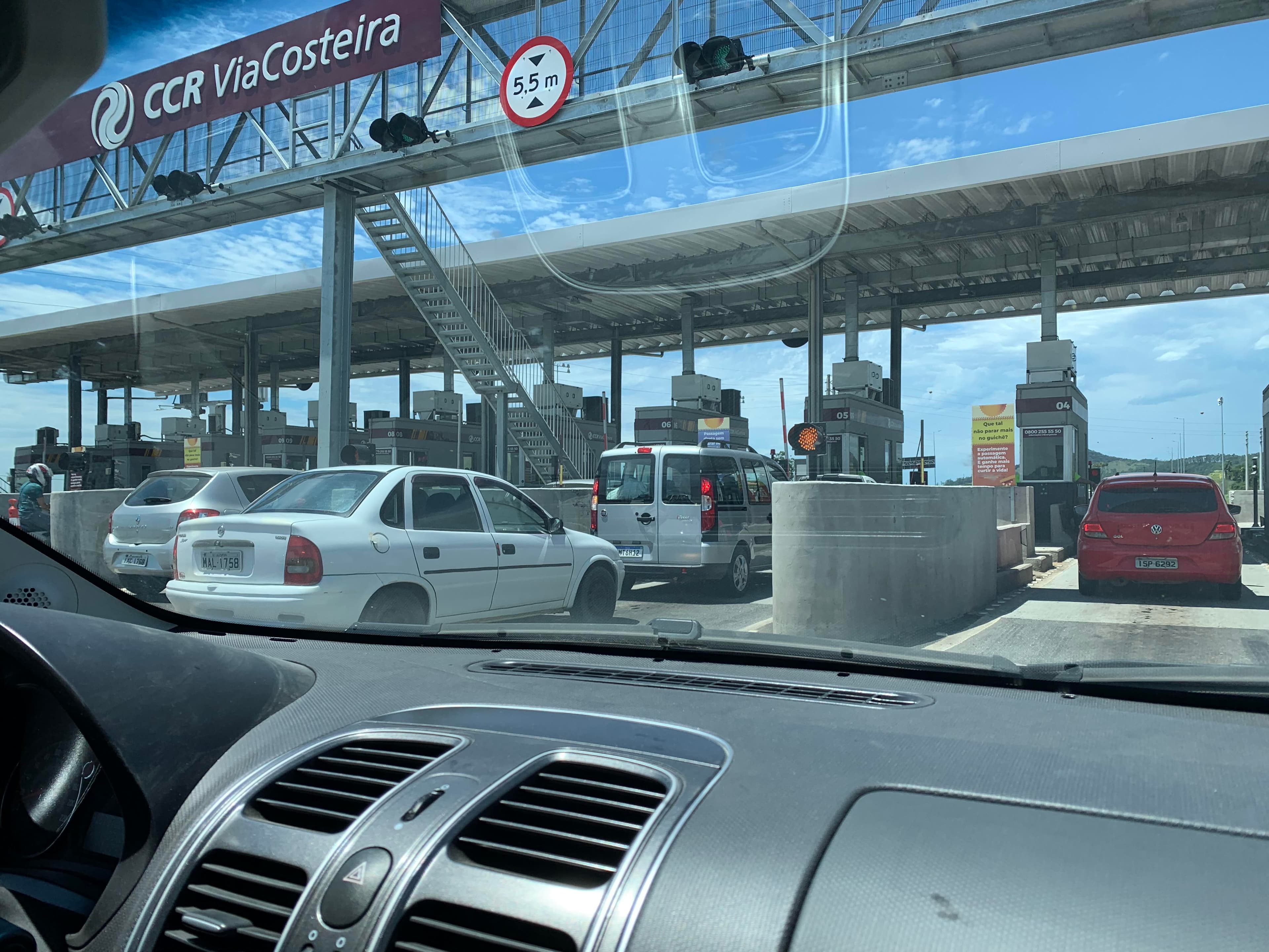 Fiscalização e orientação são realizadas pelo Procon na praça de pedágio