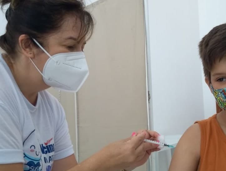 Vacina contra Covid-19 é segura para crianças, reforça secretário de Saúde