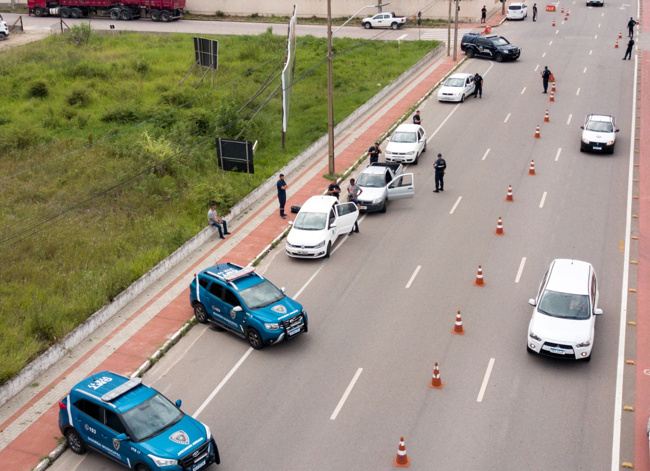 26 veículos em situação irregular são recolhidos em blitz