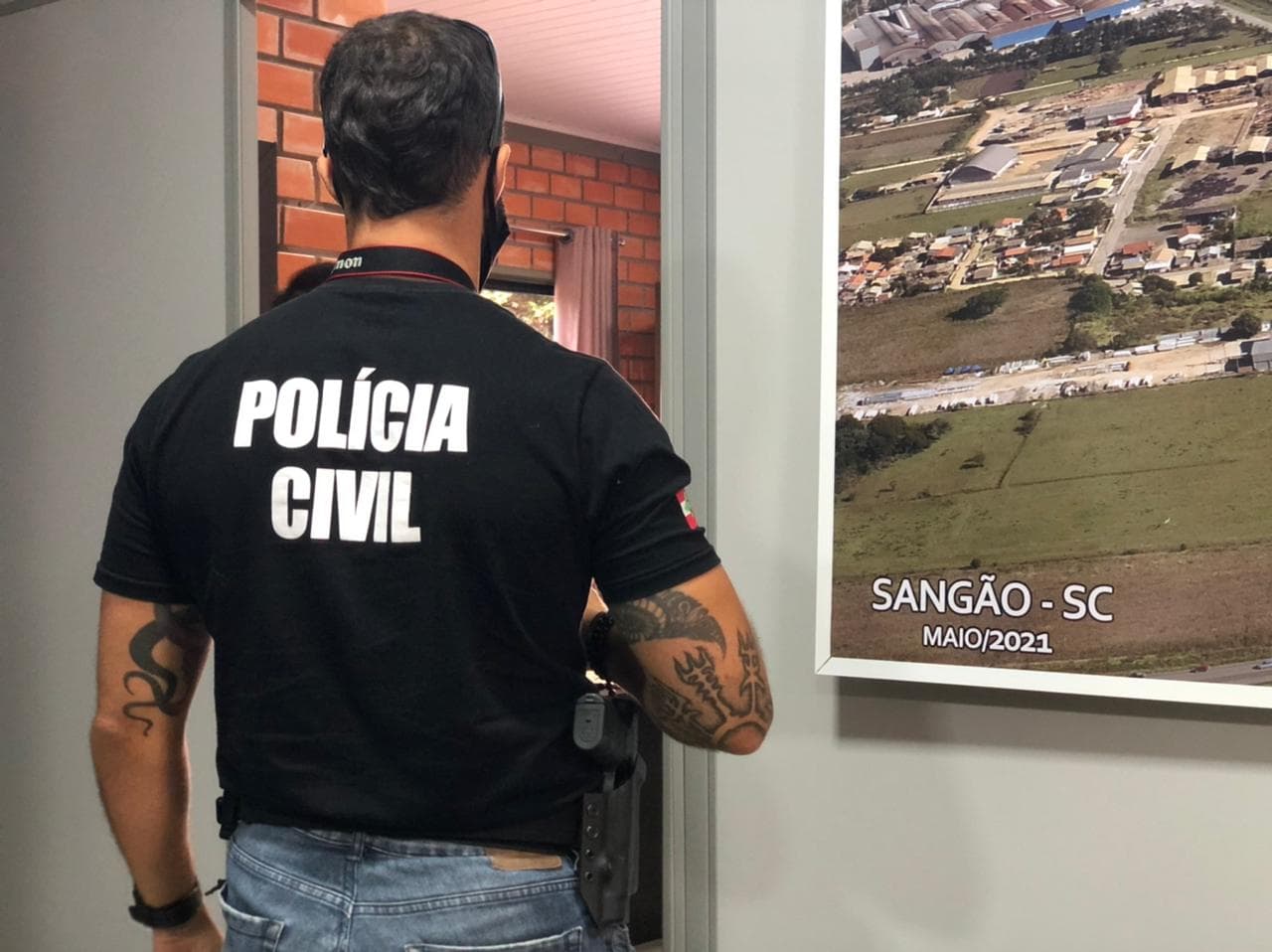 Seis servidores de Sangão são presos suspeitos de envolvimento em fraudes em licitações