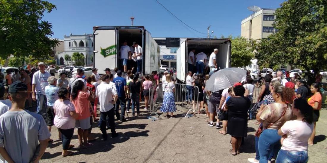Suinocultores distribuem 10 toneladas de carne em Braço do Norte
