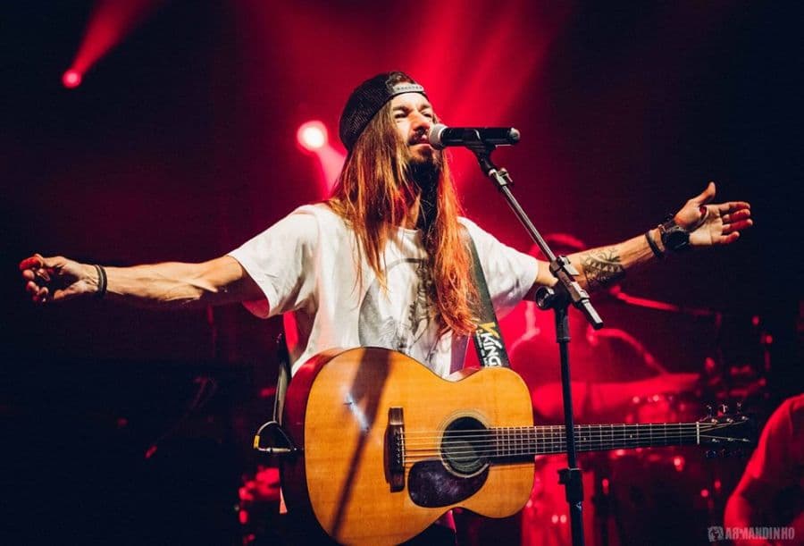 Armandinho se apresenta em Tubarão neste sábado (16)