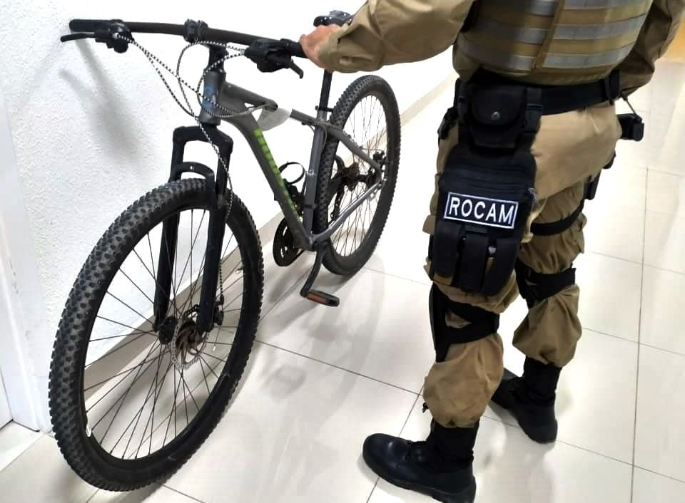 Homem é preso horas depois de furtar bicicleta