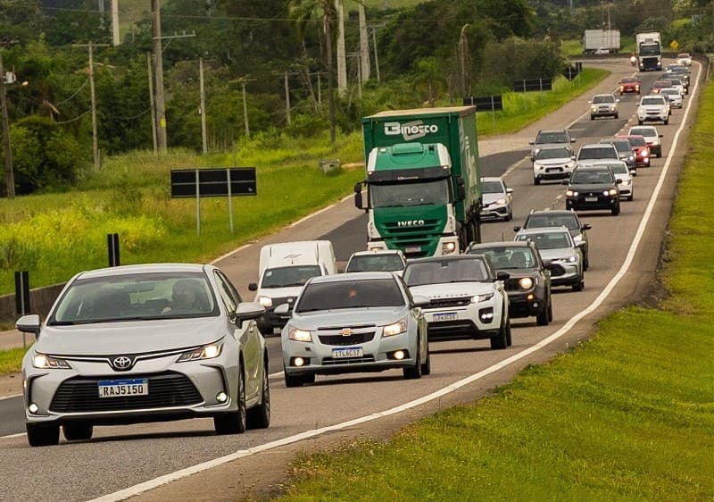 Movimento na BR-101 deve ser 20% maior durante o feriadão