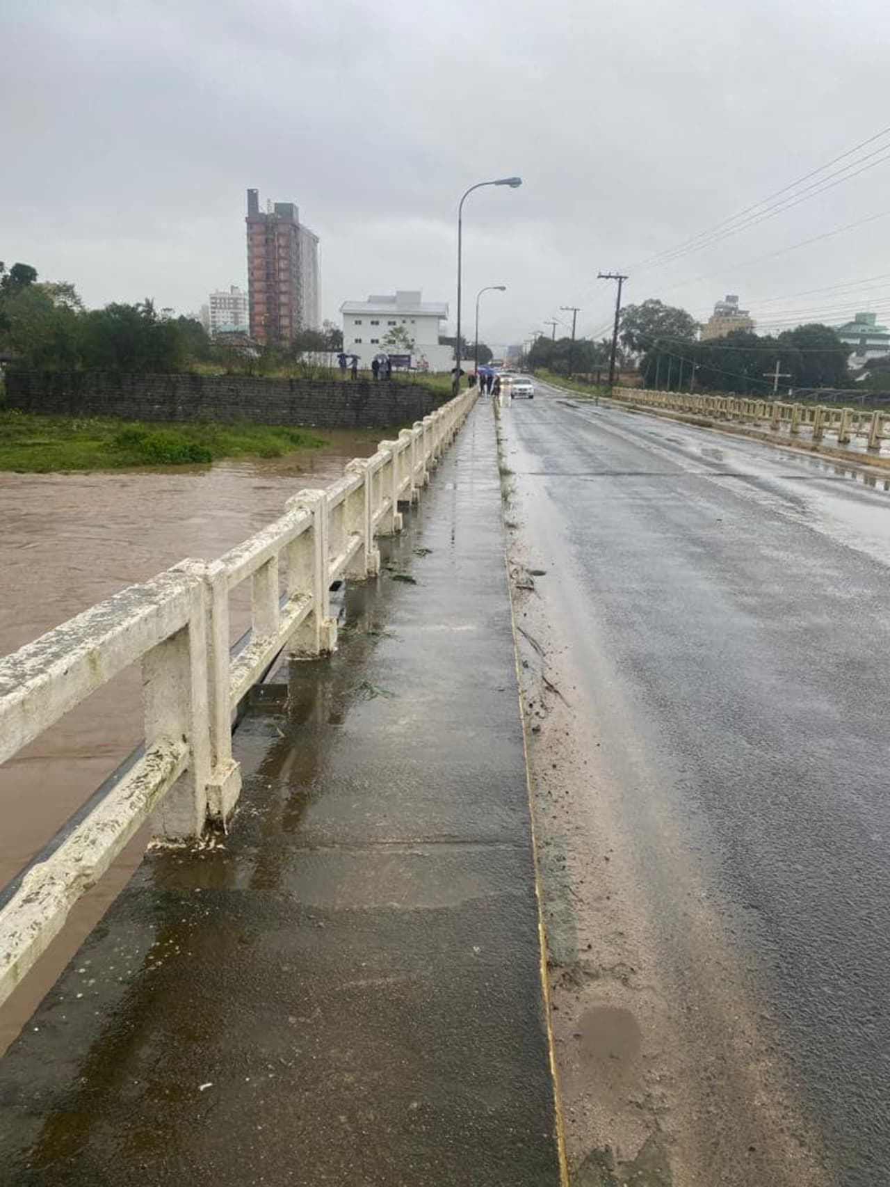 Ponte do Carboni, que liga Braço do Norte e Grão-Pará, é interditada