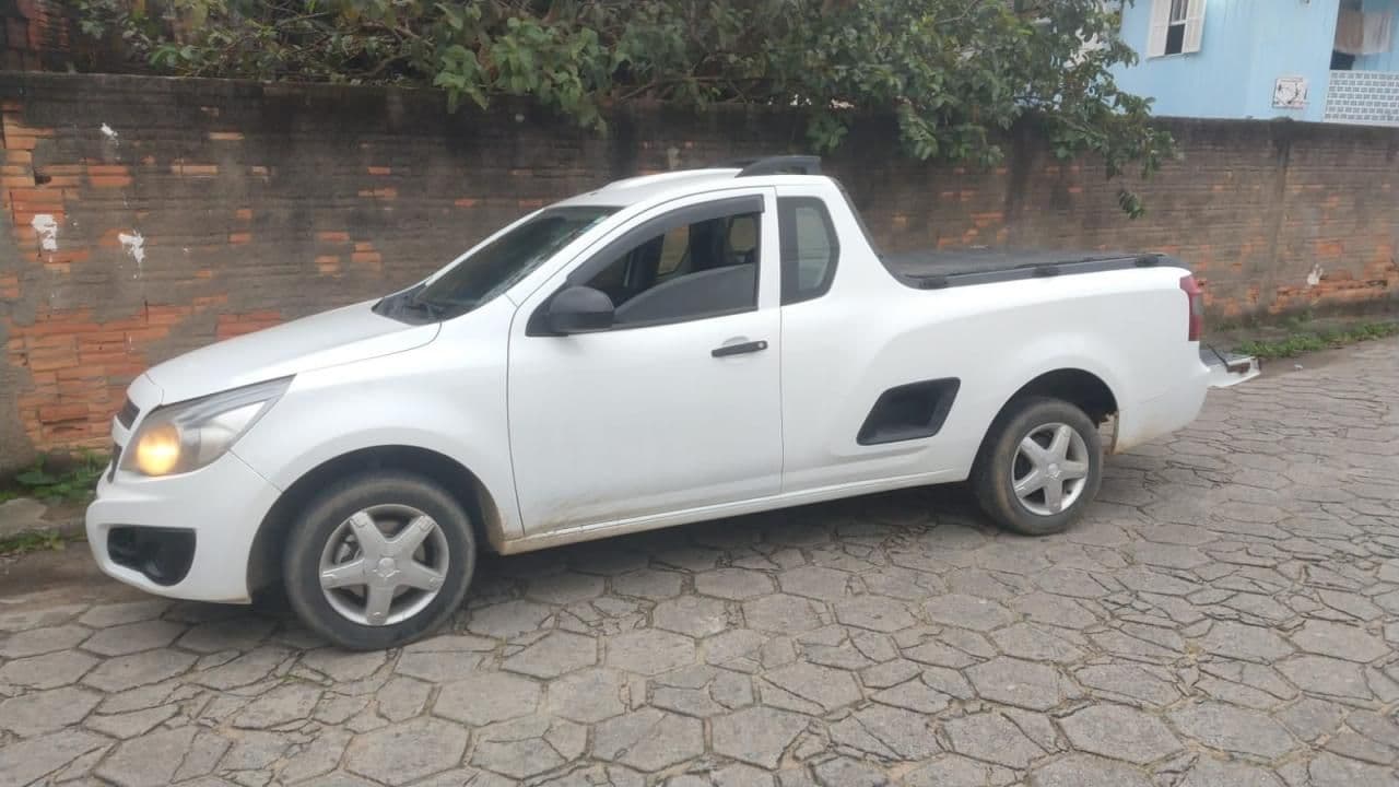 Assaltante atira durante fuga após roubar carro e dinheiro